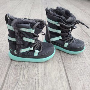 Nike Kids Boots in Black and Teal